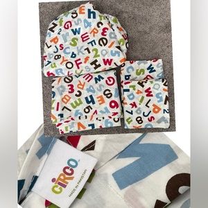 Alphabet 4 Piece Full Size Bed Sheet Set.